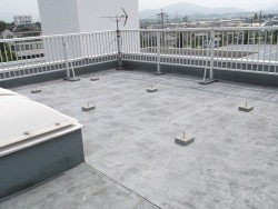 豊川市の事務所コンクリ―ト屋根防水工事ビフォー