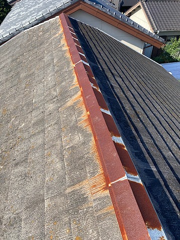 田原市にてカラーベスト屋根の棟板金交換工事を行いました、屋根塗装も行います