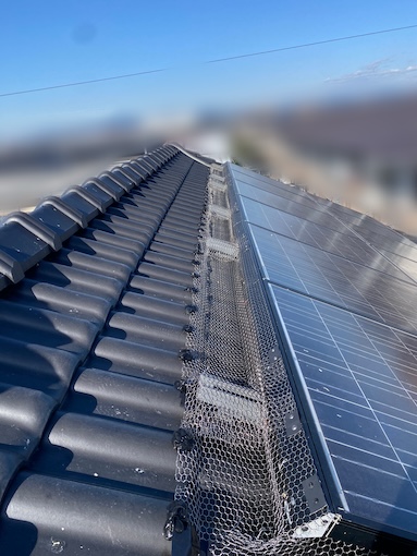 豊橋市　太陽光パネル　鳥の巣　防鳥ネット　お困り　ステンレス