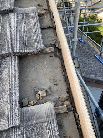 豊橋市　モニエル　ケラバ瓦　劣化　化粧破風　落下 下地　腐食