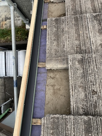 豊橋市　モニエル　ケラバ瓦　劣化　化粧破風　落下 下地　腐食 　ケラバ水切り