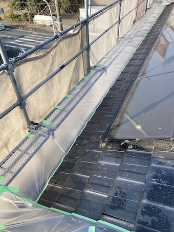 太陽光パネル　鳥の巣　屋根　清掃　養生