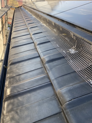豊橋市　鳥よけネット　営巣　鳥の巣　被害　　太陽光パネル　バードブロッカー