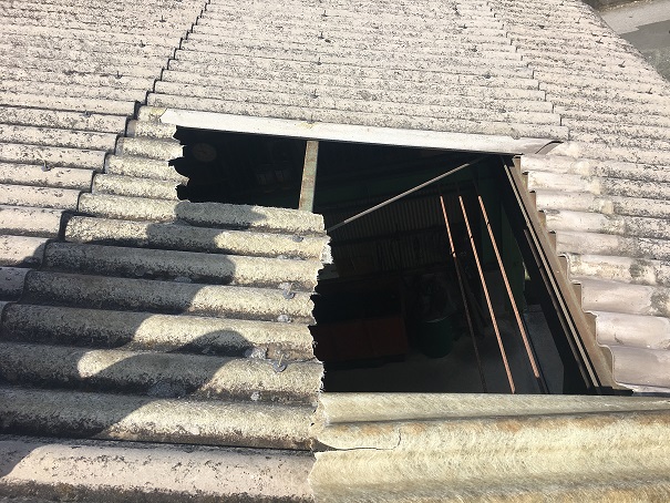 豊橋市で明かり屋根の補修をしました 豊橋 豊川 田原市で屋根の点検 リフォームなら街の屋根やさん豊橋店