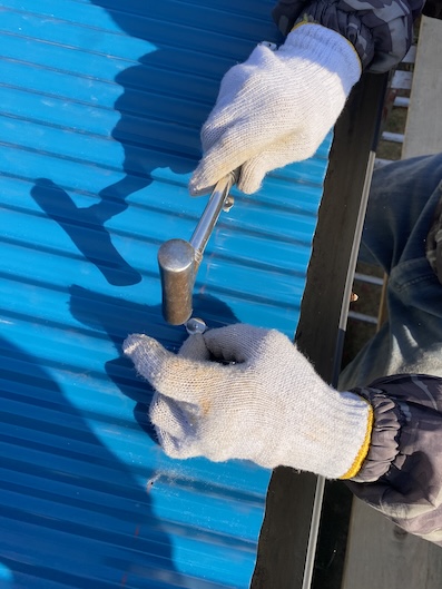 岡崎市　庇鉄板小波　ガルバリウム　鋼板　波板　トタン　交換  固定　