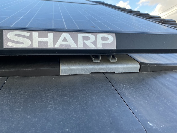 蒲郡市　シャープ　太陽光パネル　ソーラーパネル　鳥の巣　被害　防鳥　対策