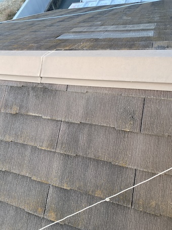 豊橋市　屋根材　落下　化粧スレート　カラーベスト　劣化　ヒビ割れ