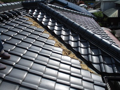 豊橋市　雨漏り　調査　原因　谷　板金　穴あき　修理