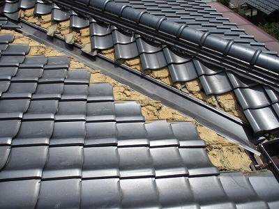 新しい谷樋板金の設置