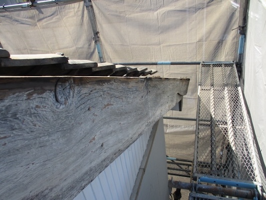 田原市　瓦屋根　破風板　破損　割れ　交換　修理　袖瓦　撤去