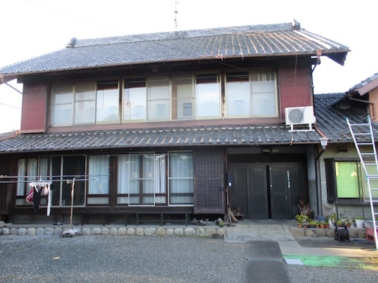 豊川市　瓦　先端　落下寸前　緊急　修理