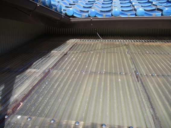 波板　色褪せ　ポリカーボネート