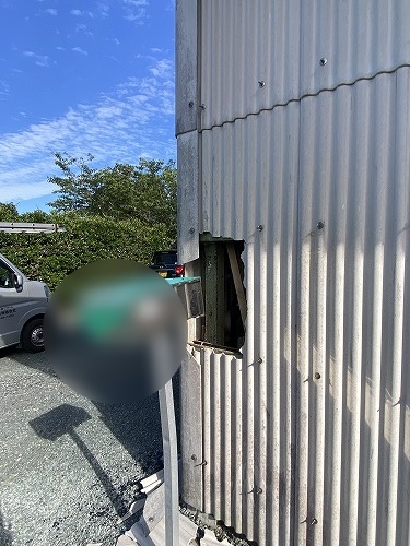 倉庫外壁　車両事故　小波スレート　コーナー役物　豊橋市
