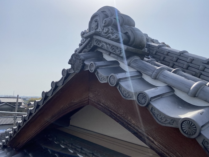 岡崎市　漆喰　詰め直し　白　日本家屋　入母屋　瓦屋根