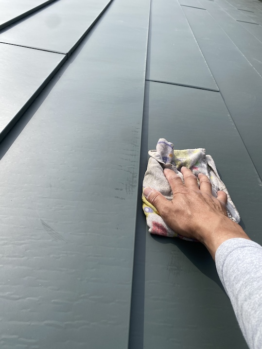 豊川市　葺き替え　ニチハ　横暖ルーフαS 　清掃　点検　