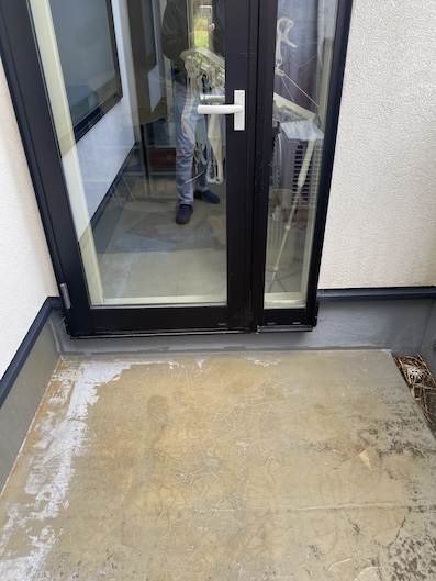 豊橋市　ベランダ　雨漏り　防水