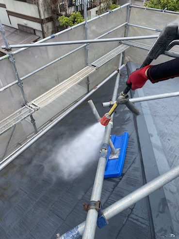 豊川市　カラーベスト　カバー工法　こだわり　屋根　洗浄　重要　工程　施工前