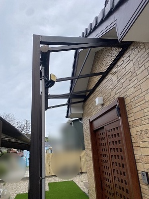 幸田町　テラス　強風　ポリカ　平板屋根