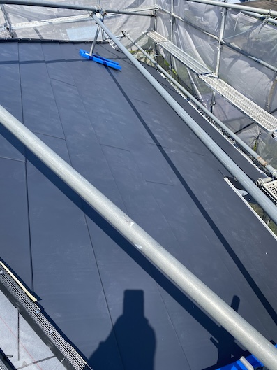 豊橋市　屋根カバー　横暖ルーフ　横葺き　金属屋根材　軽量