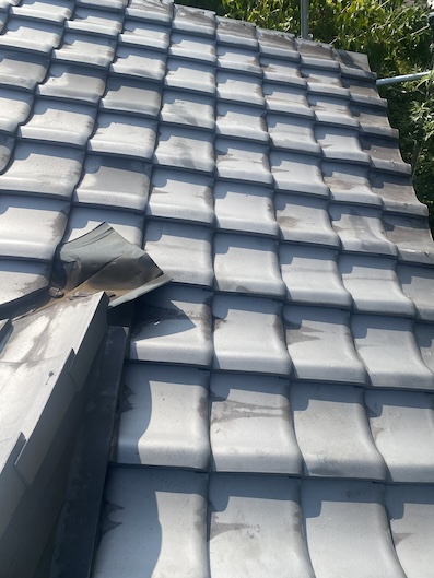 雨漏り　修理　瓦