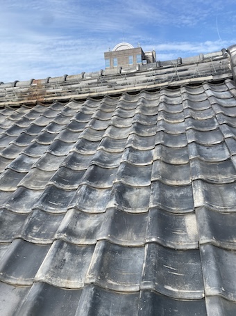 豊橋市で古い家屋の瓦屋根雨漏りの修理をご依頼いただいたT様