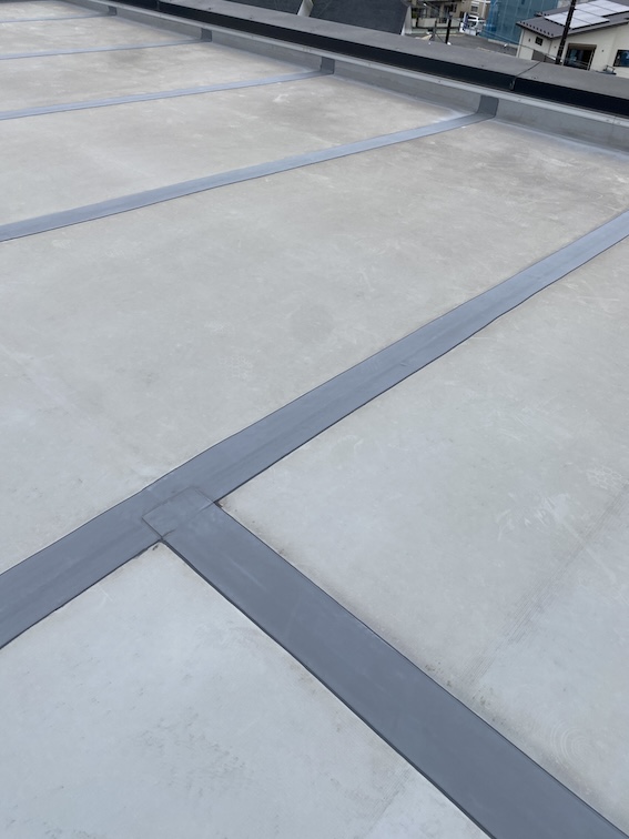 豊橋市　陸屋根　３階建て　屋上　防水　雨漏り　シート防水