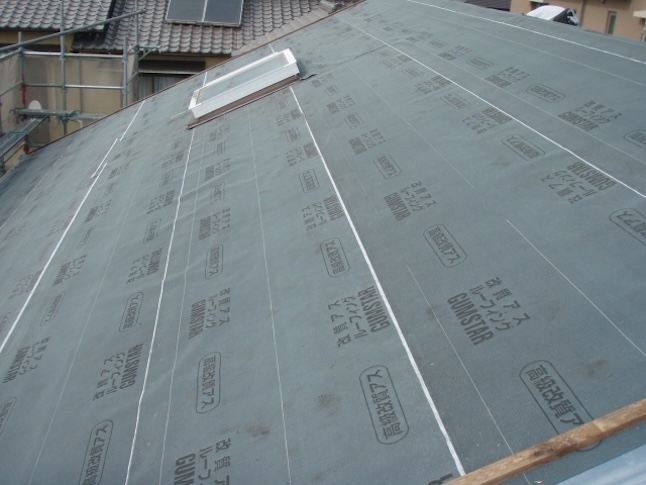 蒲郡市　葺き替え　屋根リフォーム　防水紙　改質アスファルトルーフィング　敷き　重要　