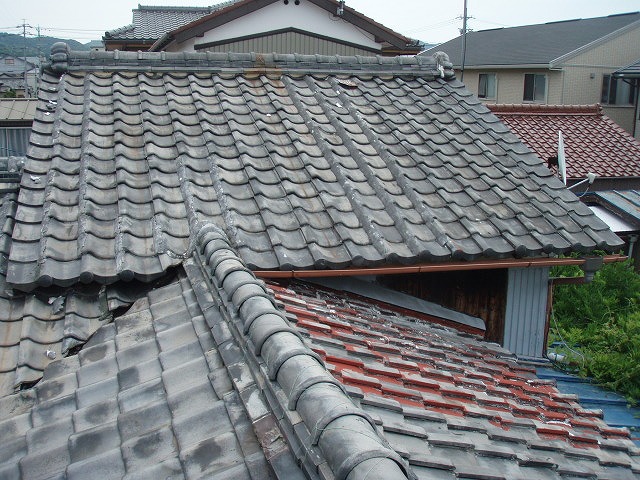 豊川市で１年前に瓦屋根の葺き替え工事を行ったお客様、１年点検を実施しました
