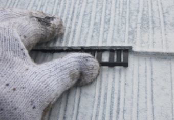 化粧スレート屋根　塗装　タスペーサー