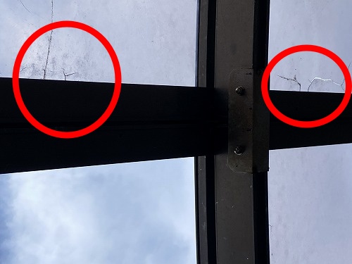 カーポート　屋根　アクリル　割れ　豊川市